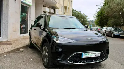 Cinza Usado 2023 Smart #1 Edition #1 SUV | € 28.000 (Preço justo)