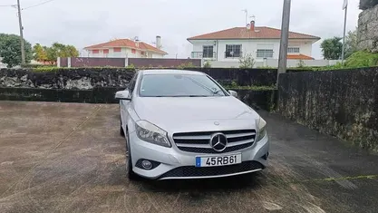 Usado Mercedes A180 109 HP (80 kW) 2012 Cinzento Citadino