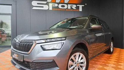 Usado Skoda Kamiq 110 HP (80 kW) 2023 Antracite SUV