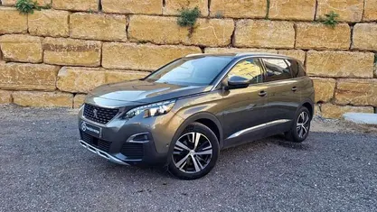 Verde Usado 2020 Peugeot 5008 Allure Monovolume | € 21.950 (Preço justo)