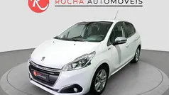 Branco Usado 2018 Peugeot 208 Allure Citadino | € 9.999 (Preço justo)