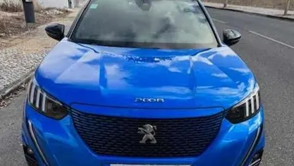 Azul Usado 2022 Peugeot 2008 SUV | € 18.500 (Bom preço)