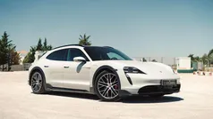 Cinza Usado 2022 Porsche Taycan 4S Sedan | € 79.990