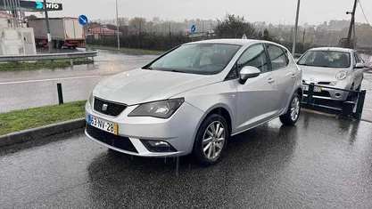 Cinzento Usado 2013 Seat Ibiza Reference | € 6.980 (Bom preço)