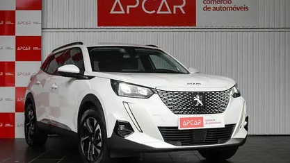 Branco Usado 2021 Peugeot e-2008 Allure SUV | € 19.900 (Preço justo)