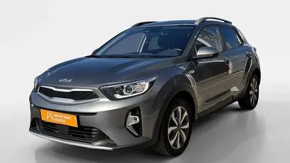 Usado Kia Stonic 84 HP (61 kW) 2024 Cinza SUV