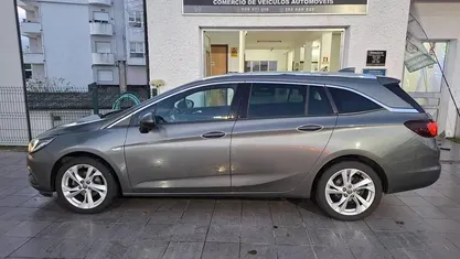 Cinzento Usado 2018 Opel Astra Sport Carrinha | € 12.850 (Preço justo)