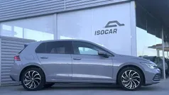Branco Usado 2023 VW Golf VIII Life Sedan | € 22.950 (Bom preço)