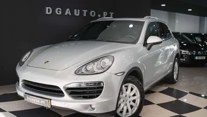 Cinzento Usado 2011 Porsche Cayenne SUV | € 29.990 (Caro)
