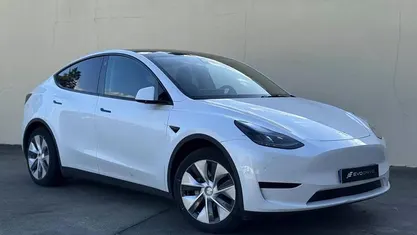 Usado 2023 Tesla Model Y RWD SUV | € 32.490 (Preço justo)