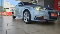 Cinzento Usado 2020 Audi A3 Sportback e-tron S-Line Sedan | € 23.850 (Super Preço)