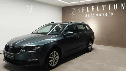 Cinzento Usado 2020 Skoda Octavia Carrinha | € 15.990 (Preço justo)