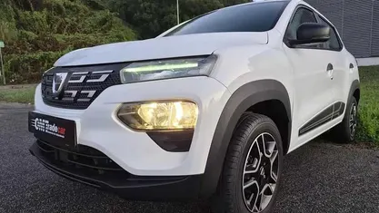 Usado 2022 Dacia Spring Comfort Plus Citadino | € 11.250 (Bom preço)