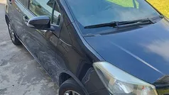 Preto Usado 2014 Toyota Yaris Active Sedan | € 9.500 (Preço justo)