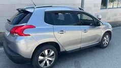 Cinzento Usado 2015 Peugeot 2008 SUV | € 12.000 (Preço justo)