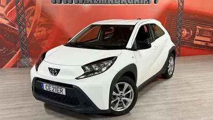 Usado Toyota Aygo X Play 72 HP (52 kW) 2023 Branco SUV
