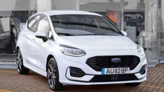 Branco Usado 2022 Ford Fiesta ST-Line Citadino | € 16.750 (Preço justo)