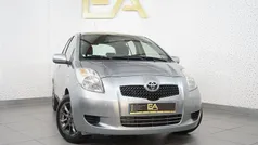 Cinza Usado 2006 Toyota Yaris | € 6.980 (Bom preço)