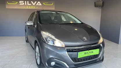 Usado 2019 Peugeot 208 Signature Sky Citadino | € 10.450 (Preço justo)