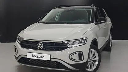 Usado VW T-Roc 150 HP (110 kW) 2025 SUV