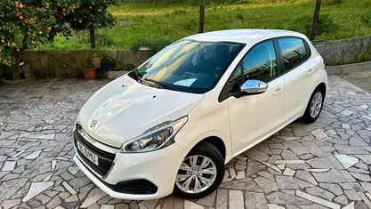 Usado Peugeot 208 Active 68 HP (50 kW) 2015 Citadino