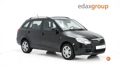 Usado Skoda Fabia 70 HP (51 kW) 2010 Preto Carrinha