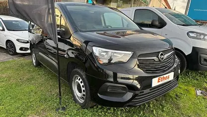 Usado 2021 Opel Combo Monovolume | € 14.900 (Preço justo)