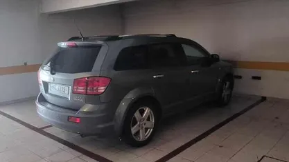 Usado Dodge Journey 140 HP (102 kW) 2010 Cinzento SUV