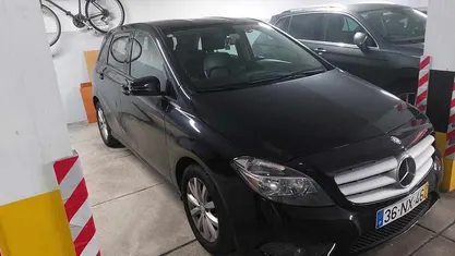 Usado Mercedes B180 109 HP (80 kW) 2013 Preto Monovolume