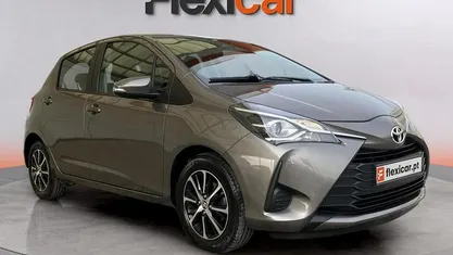 Cinza Usado 2018 Toyota Yaris Comfort | € 13.890 (Preço justo)