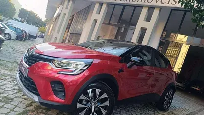 Usado Renault Captur 100 HP (73 kW) 2024 Vermelho SUV
