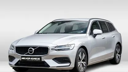 Usado Volvo V60 Momentum 392 HP (288 kW) 2020 Cinzento Carrinha