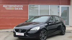 Preto Usado 2019 Volvo V40 Momentum Carrinha | € 16.990 (Preço justo)
