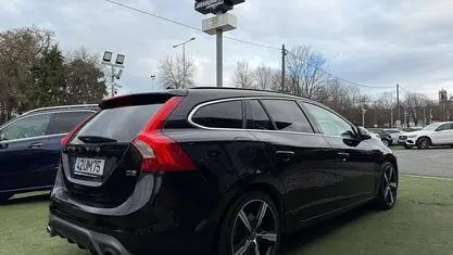 Preto Usado 2018 Volvo V60 R-Design Carrinha | € 15.750 (Preço justo)