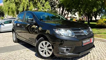 Usado Dacia Sandero Comfort 90 HP (66 kW) 2015 Preto Citadino