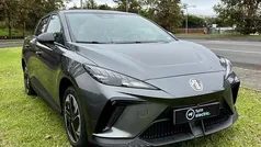 Cinza Usado 2023 MG MG4 EV Comfort Citadino | € 23.500 (Preço justo)