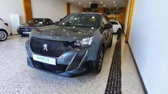 Cinzento Usado 2023 Peugeot 2008 SUV | € 17.800 (Bom preço)