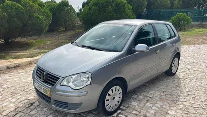 Cinzento Usado 2006 VW Polo Sedan | € 3.900 (Preço justo)