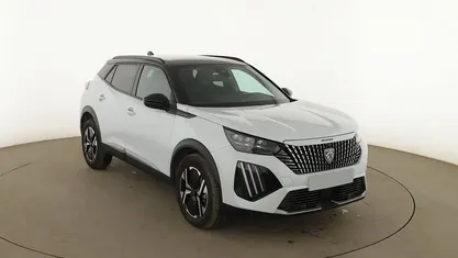 Usado Peugeot 2008 130 HP (95 kW) 2023 SUV
