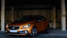 Usado 2014 Volvo V40 CC Carrinha | € 12.000 (Preço justo)