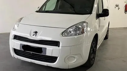 Branco Usado 2012 Peugeot Partner Monovolume | € 8.600 (Preço justo)