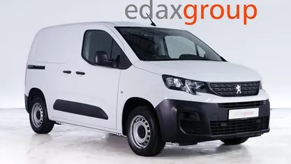 Branco Usado 2023 Peugeot Partner Monovolume | € 14.540 (Bom preço)