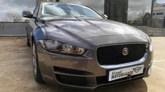 Cinzento Usado 2015 Jaguar XE Sedan | € 15.000 (Preço justo)