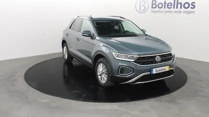 Azul Usado 2024 VW T-Roc Life SUV | € 24.900 (Preço justo)