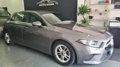 Cinza Usado 2020 Mercedes A160 Business | € 21.750 (Preço justo)
