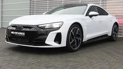Usado Audi e-tron GT quattro 350 kW (476 HP) 2021 Branco Sedan