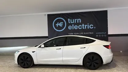 Usado 2023 Tesla Model 3 Sedan | € 31.500 (Preço justo)