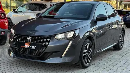 Usado 2020 Peugeot 208 Allure Citadino | € 14.250 (Preço justo)