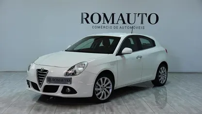 Branco Usado 2016 Alfa Romeo Giulietta Citadino | € 12.900 (Preço justo)