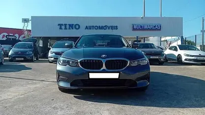 Cinzento Usado 2019 BMW 330 Carrinha | € 24.900 (Preço justo)